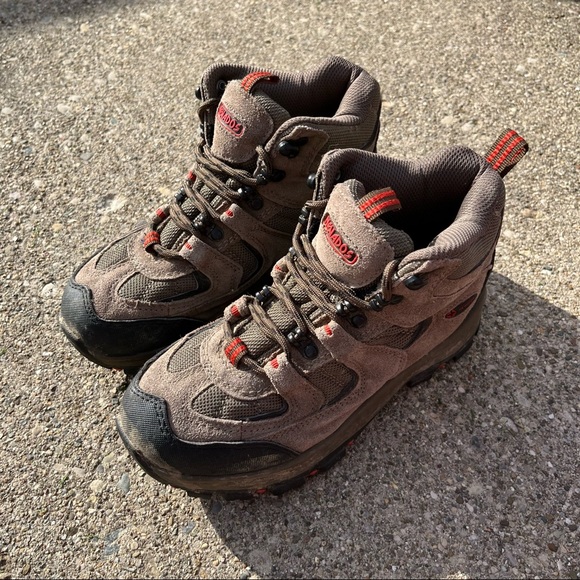 Nevados Hiking Boots - Picture 3 of 5